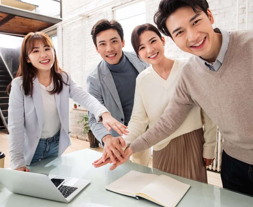 SpeakChineseLive conversation partners – real Chinese professionals helping learners speak confidently